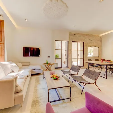 Charming Alicanti 4 Bedrooms Positioned In The Heart Of Old Town * Pollensa