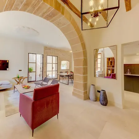 Villa Charming Alicanti 4 Bedrooms Positioned In The Heart Of Old Town