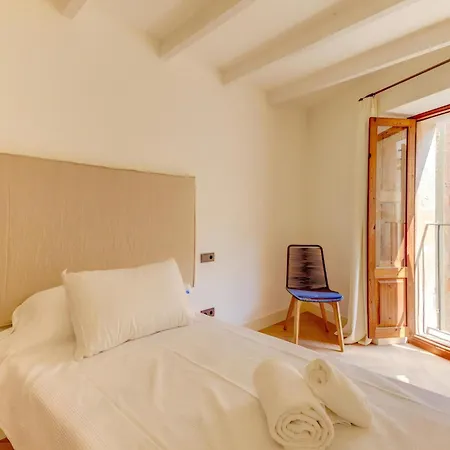 Willa Charming Alicanti 4 Bedrooms Positioned In The Heart Of Old Town Pollensa